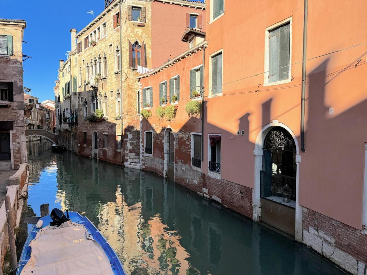 Ca Penini - Canal View Венеция Экстерьер фото