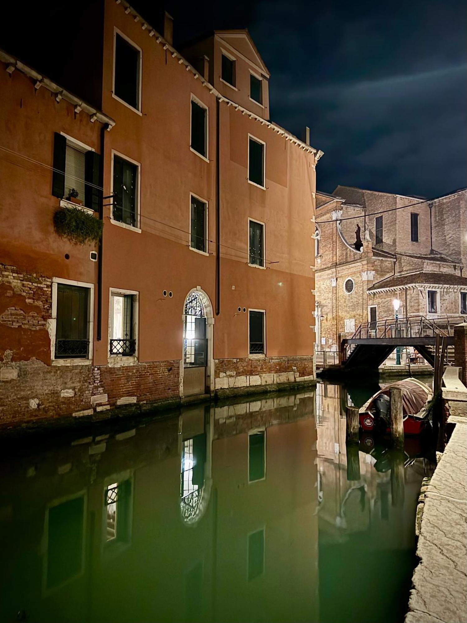 Ca Penini - Canal View Венеция Экстерьер фото